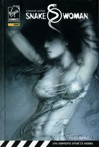 Snake woman. Una serpiente entre la hierba