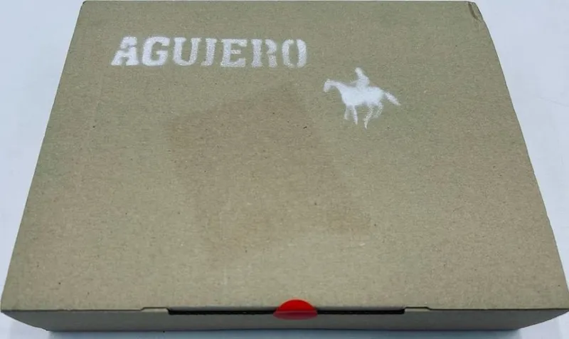 Agujero (Autoedición)